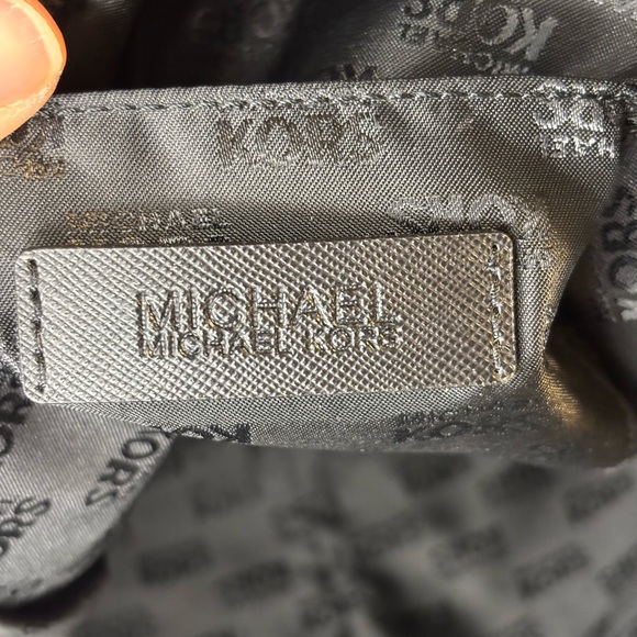 Michael Kors Kelsey Medium Top-Zip Nylon Grey and Black Tote - Picture 6 of 6